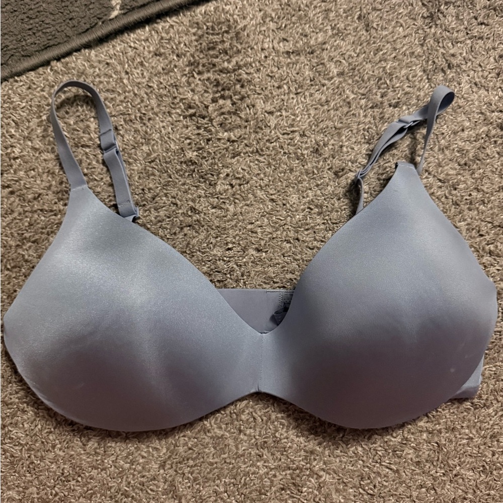 SKIMS Smooth Light Gray Molded T-Shirt Bra
